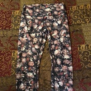 Lululemon Leggings **RUNS REALLY BIG**